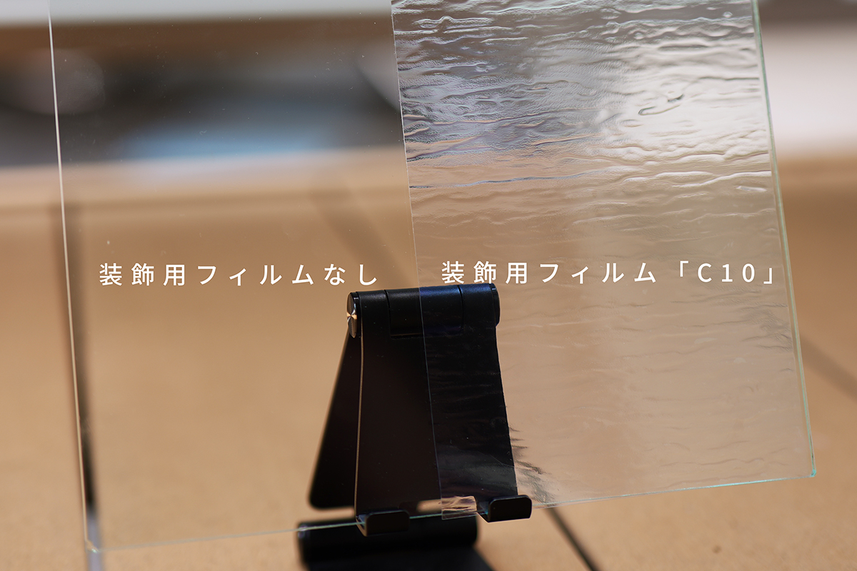 カラフルな波形ガラス 琉球ガラスの海風 アクアリーフ 水差し 青 オンラインストア 人気商品